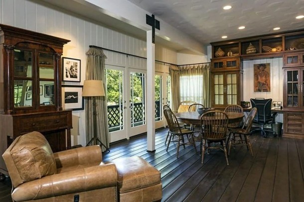 Malikanəsini 8 milyon dollara satır - FOTO